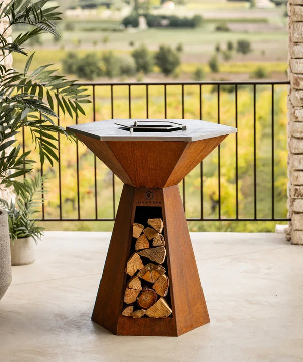 Brasero Hexagone en acier corten avec rangement bois intégré